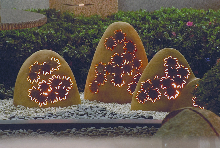 陶芸家の作　［三笠山のあかり］