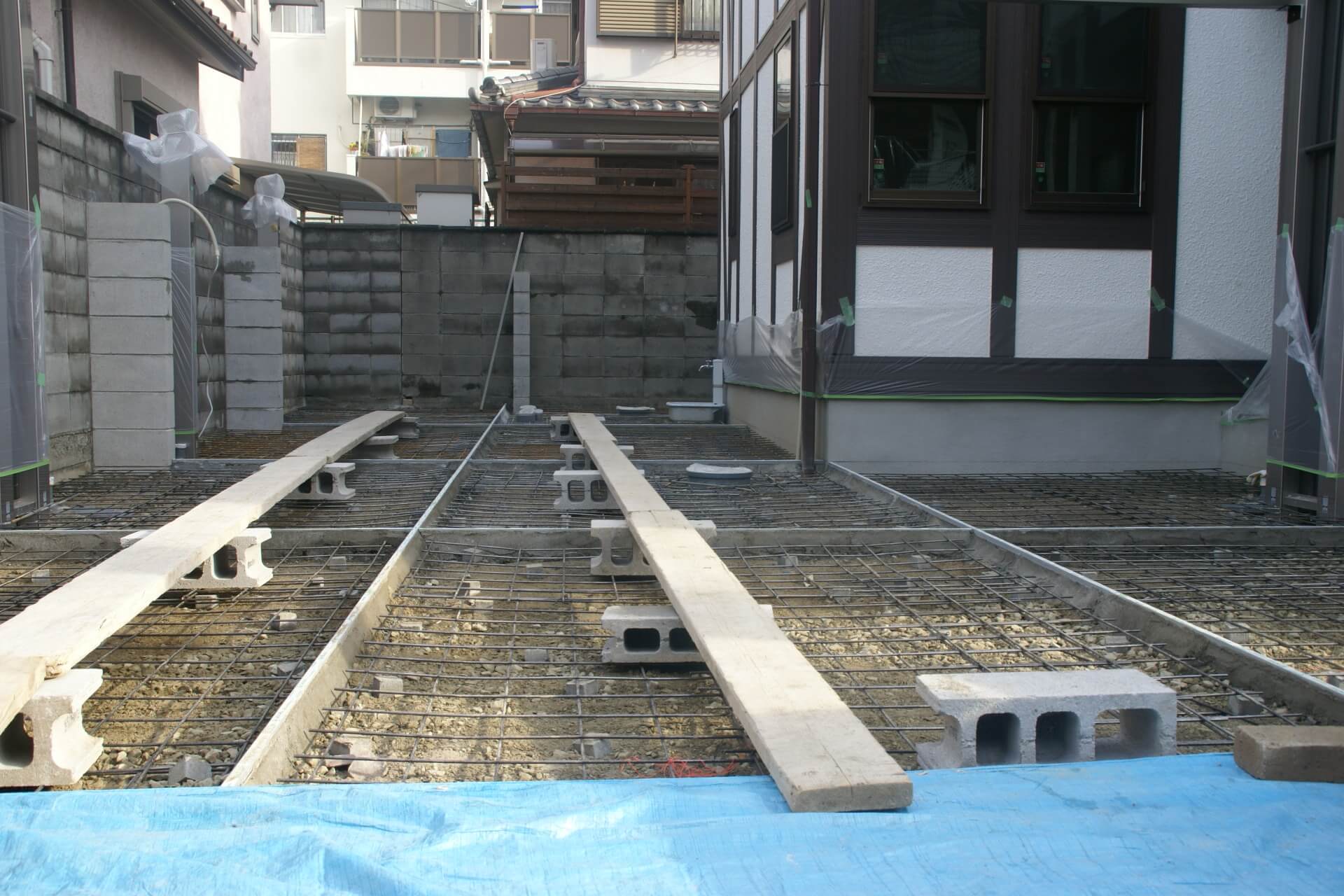 目地と鉄筋工事