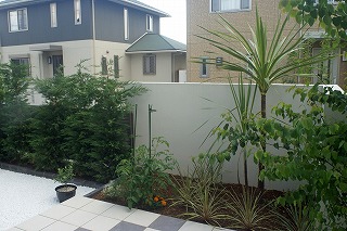 雑草の生えない庭　シンプルガーデン サブ画像