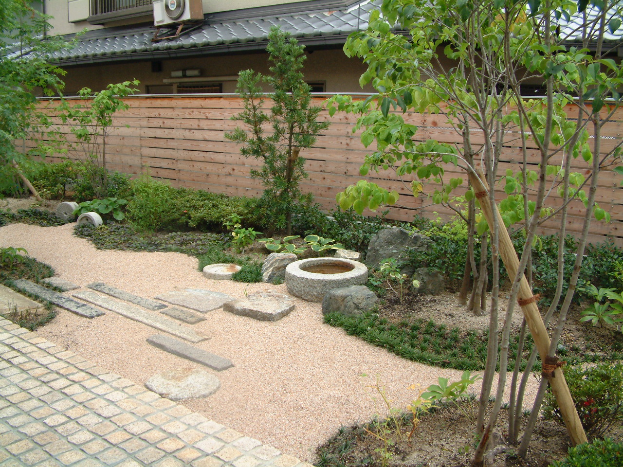 清楚で静寂 サブ画像
