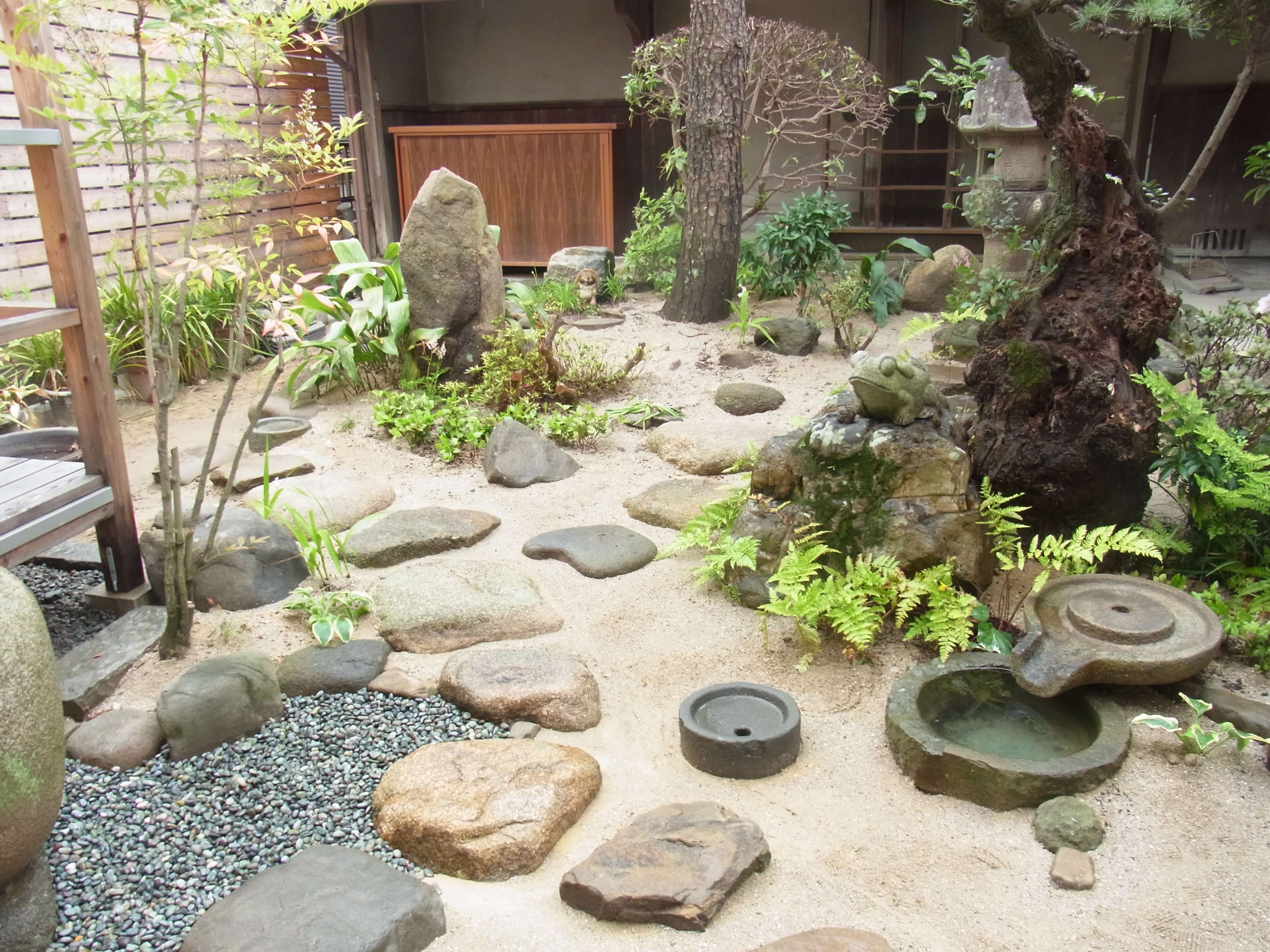 蔵のある苔庭　［和泉市の外構工事、造園工事］ サブ画像